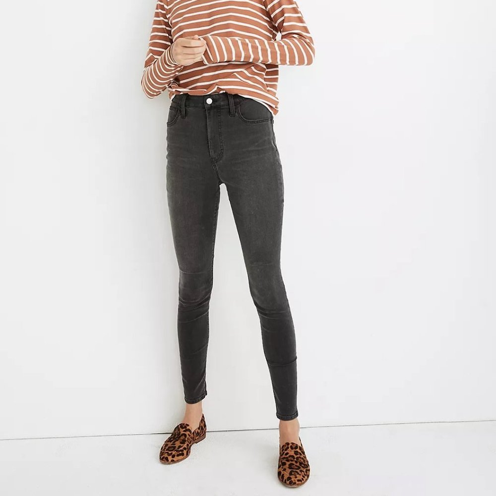 9" Mid-Rise Roadtripper Supersoft Jeans in Ashmont Wash 28 Regular
